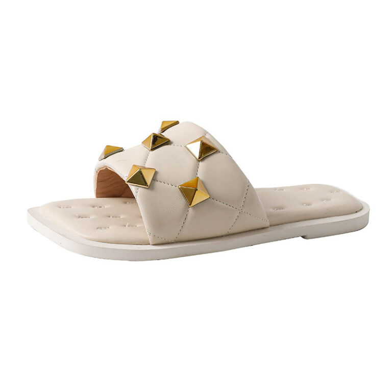 Soft Bottom Comfortable Flat Bottom Fashion Rivet Beach Slippers – Image 5