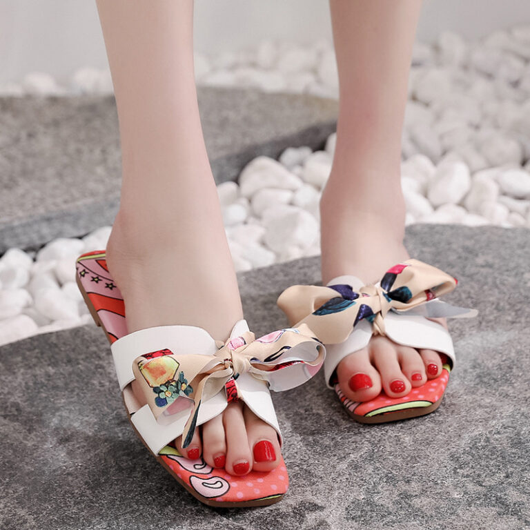 Sandales et pantoufles de plage coréennes à la mode