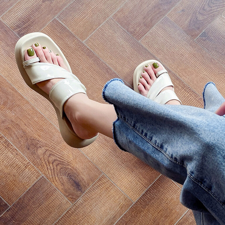 Women's Outer Wear Slip-on Beach Sandals - Image 4