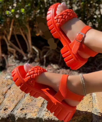 Sandales à boucles tressées pour femmes de taille supérieure