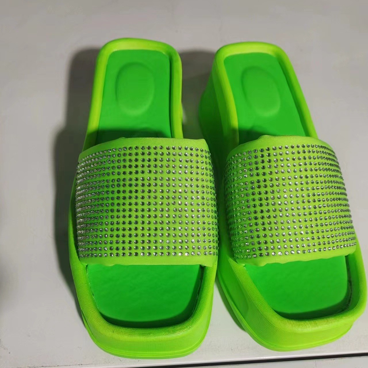 Square Colored Sponge Bottom Net Red Slippers - Image 2