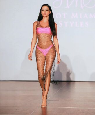 8cae83f6 8c3e 496d 94b8 eec8fa832152