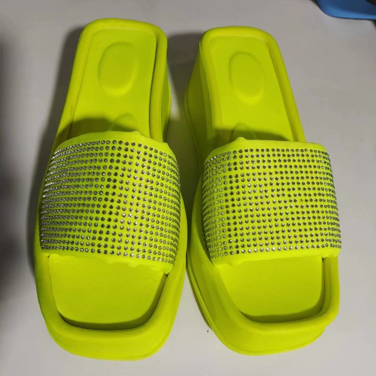 Square Colored Sponge Bottom Net Red Slippers - Image 8