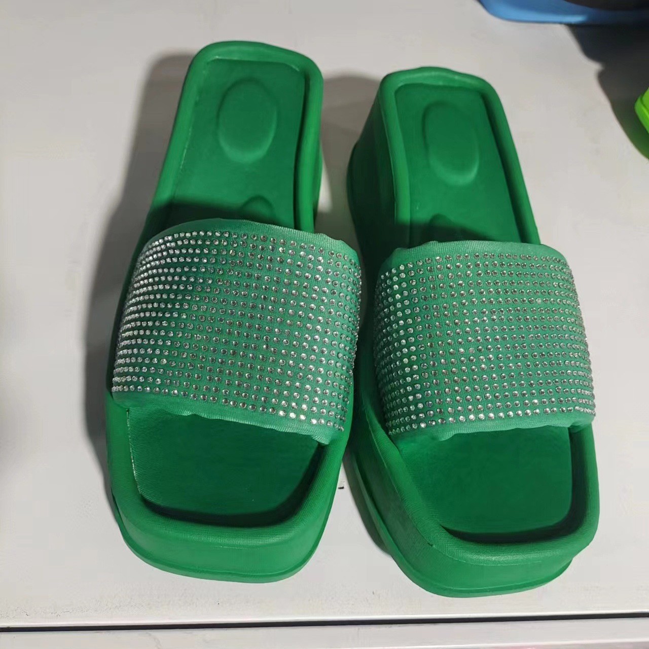 Square Colored Sponge Bottom Net Red Slippers - Image 6